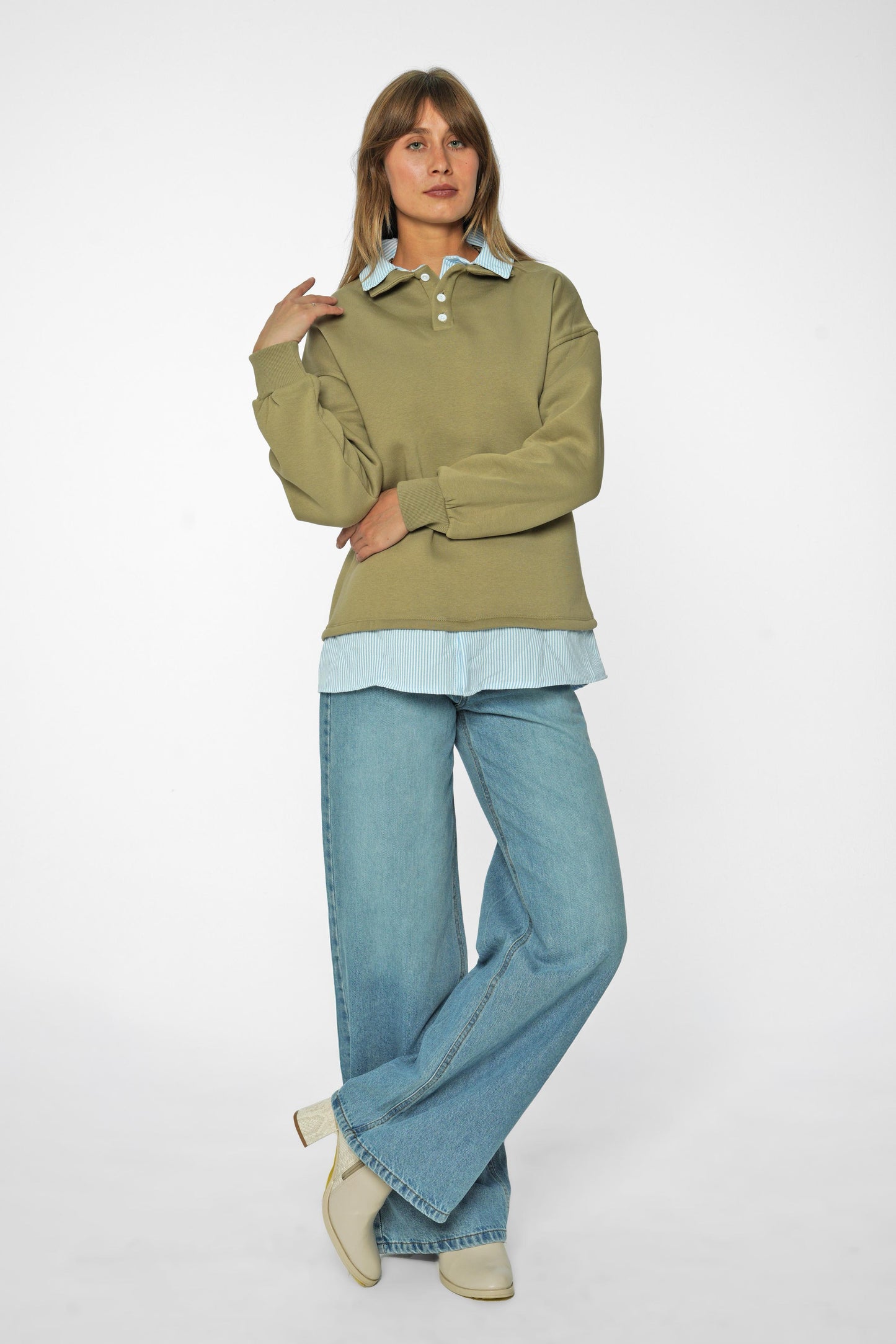 سويت شيرت متعدد الطبقات