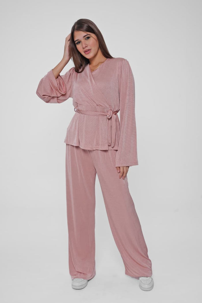 The Strass suit for a radiant feminine look
