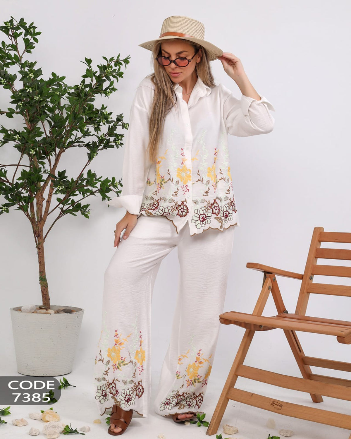 Elegant linen suit with delicate embroidery for a luxurious touch