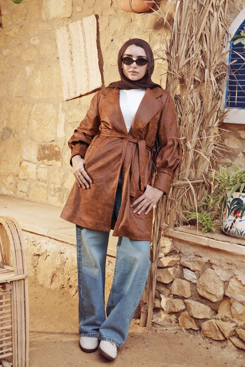 معطف من الجلد الصناعي بحزام