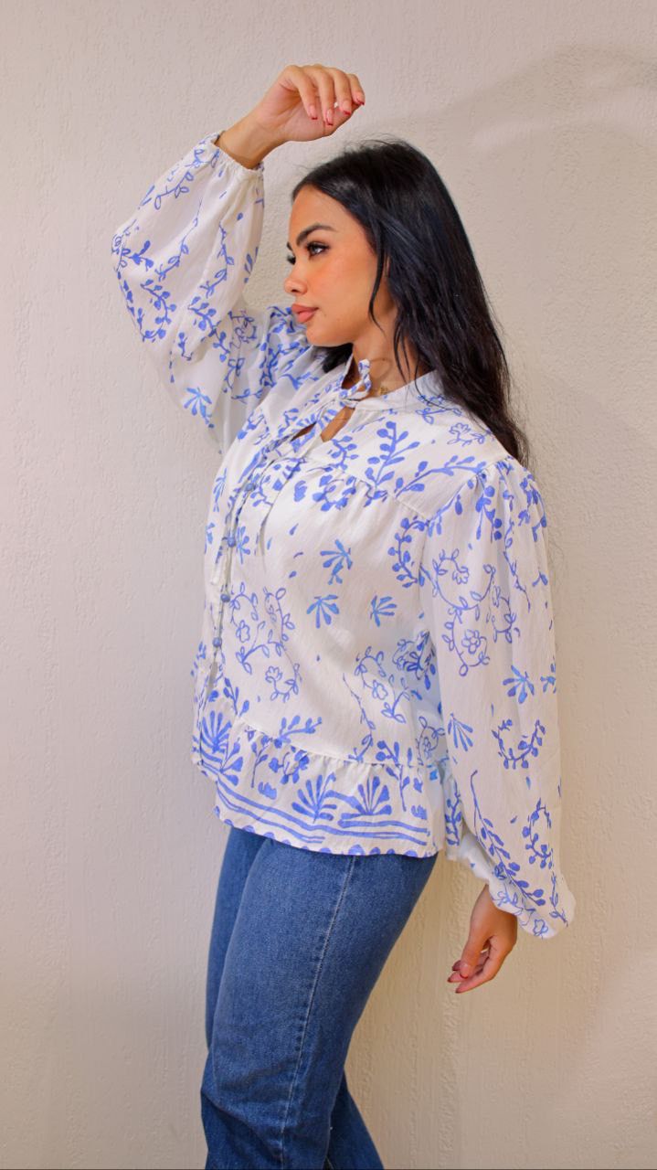 Linen blouse with a chic tie front