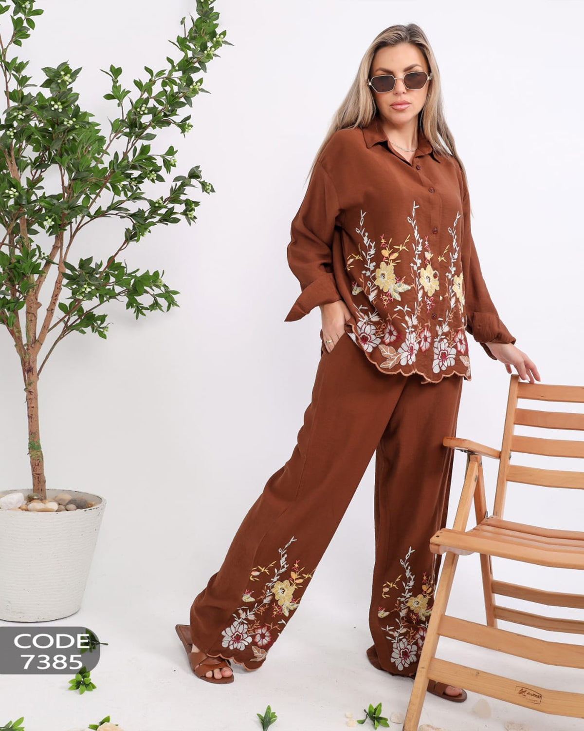 Elegant linen suit with delicate embroidery for a luxurious touch