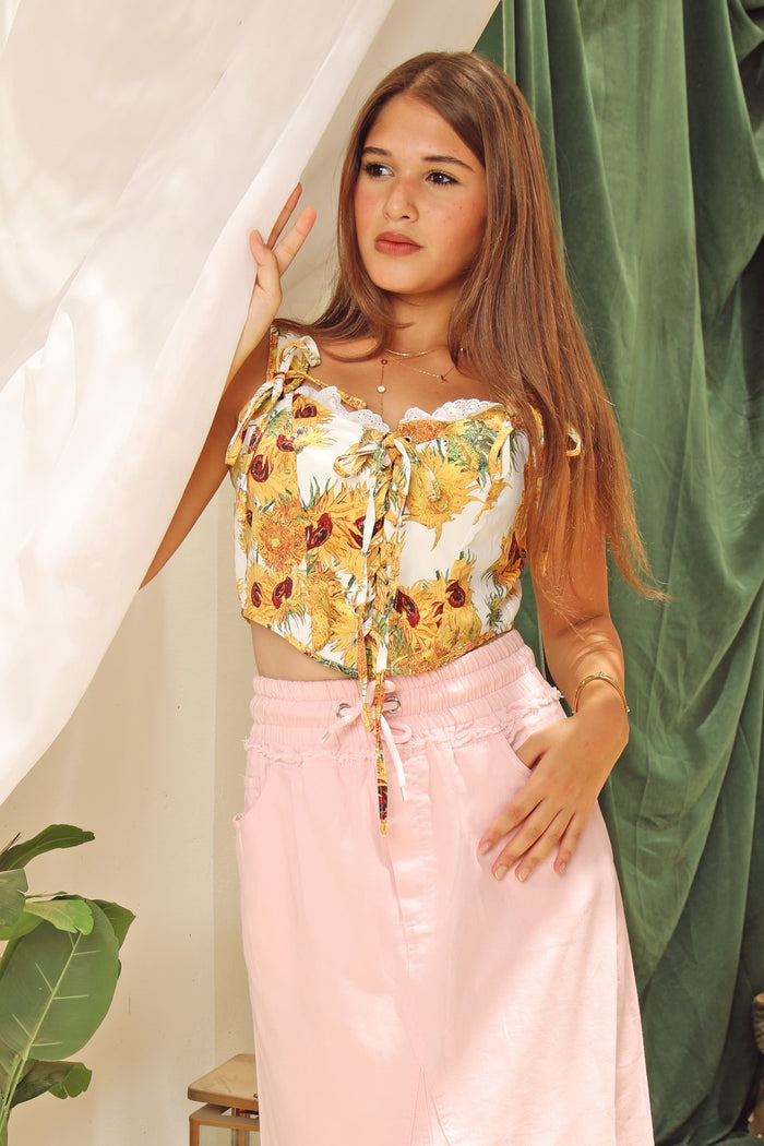 Gabardine skirt with a trendy casual vibe