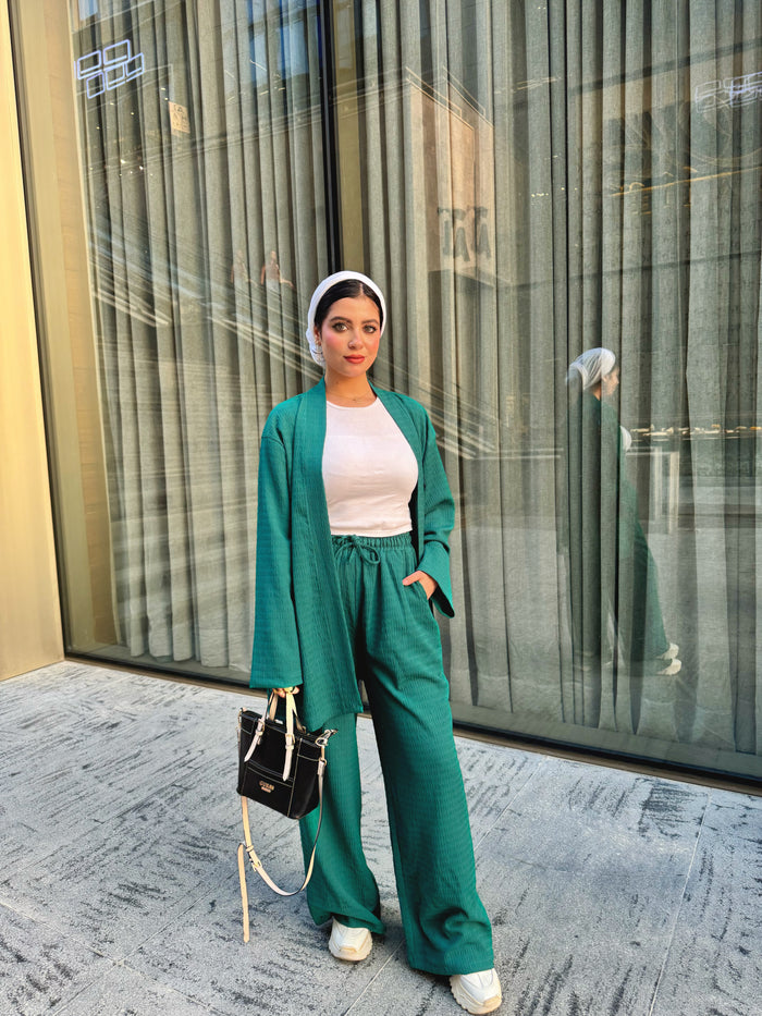 Garden suit with pants for a chic modern look