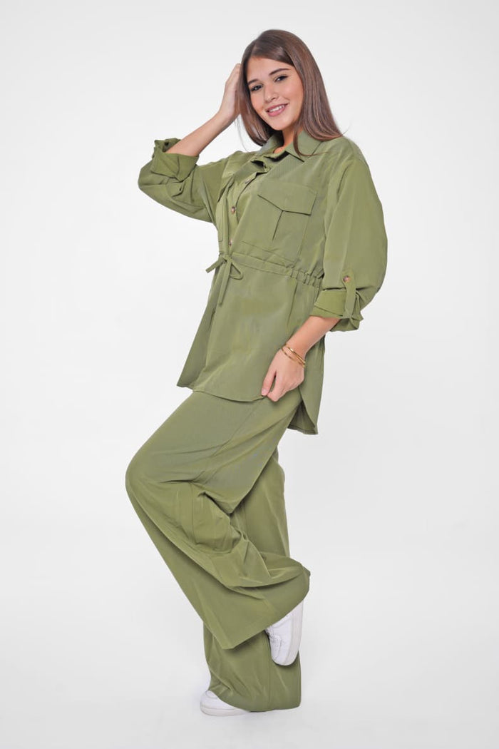 A summer suit for a refreshing and comfortable look