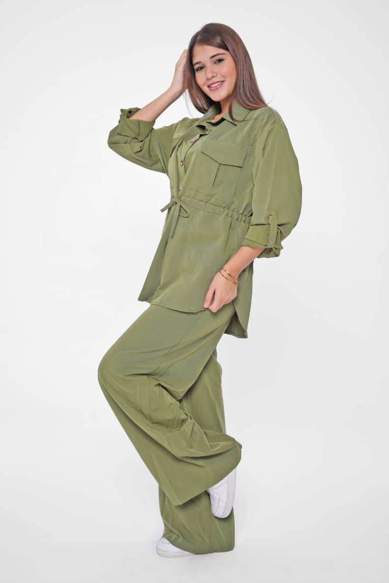 A summer suit for a refreshing and comfortable look