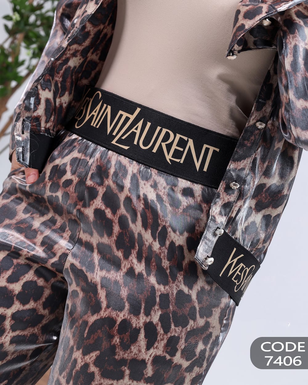 A bold tiger suit for a confident, fearless look