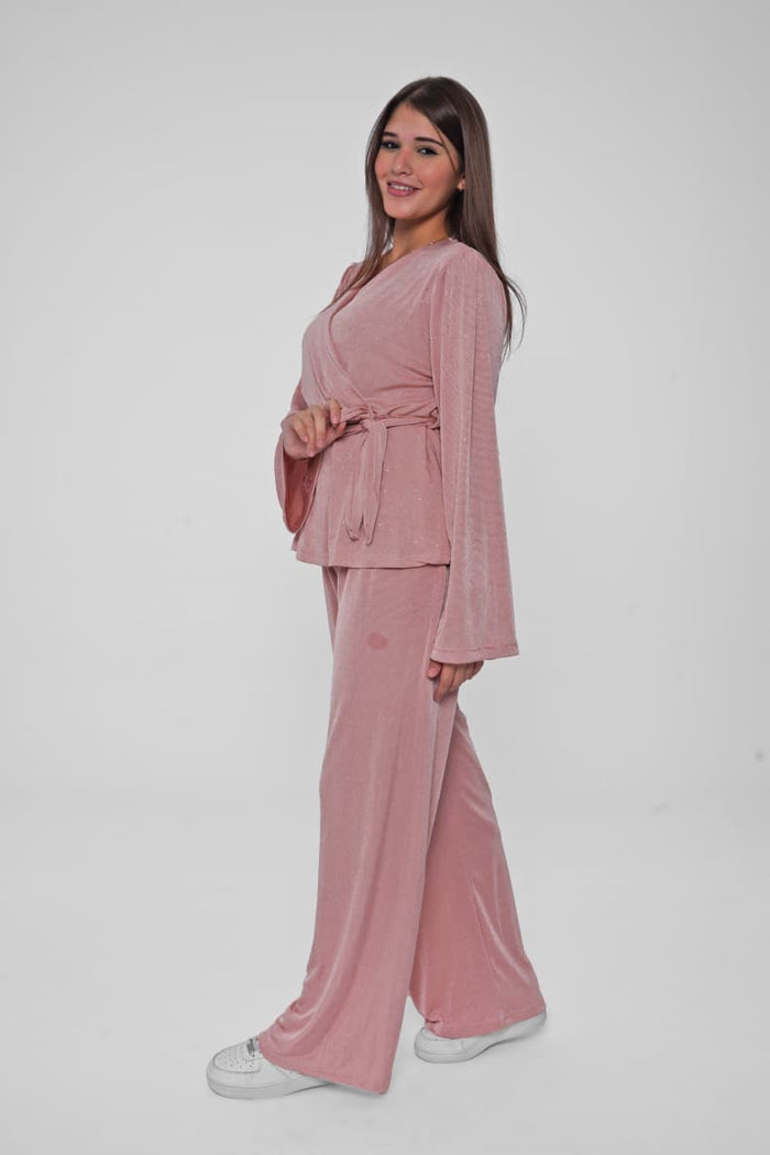 The Strass suit for a radiant feminine look