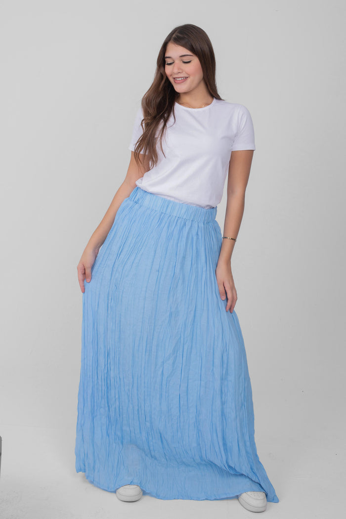 A timeless plain skirt for endless styling