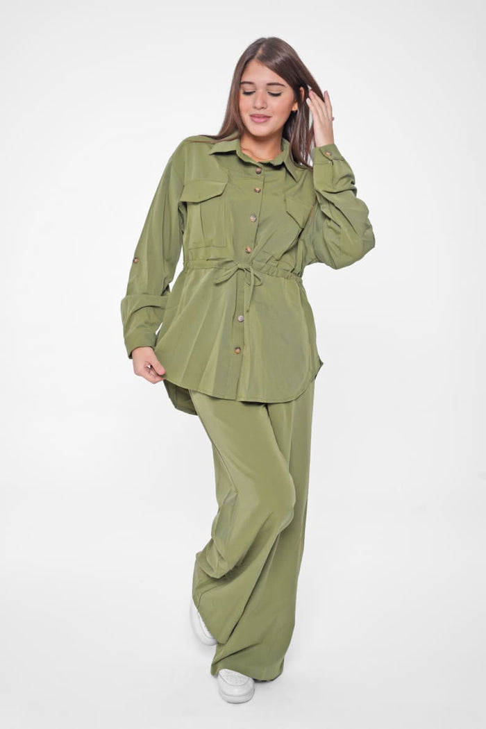 A summer suit for a refreshing and comfortable look