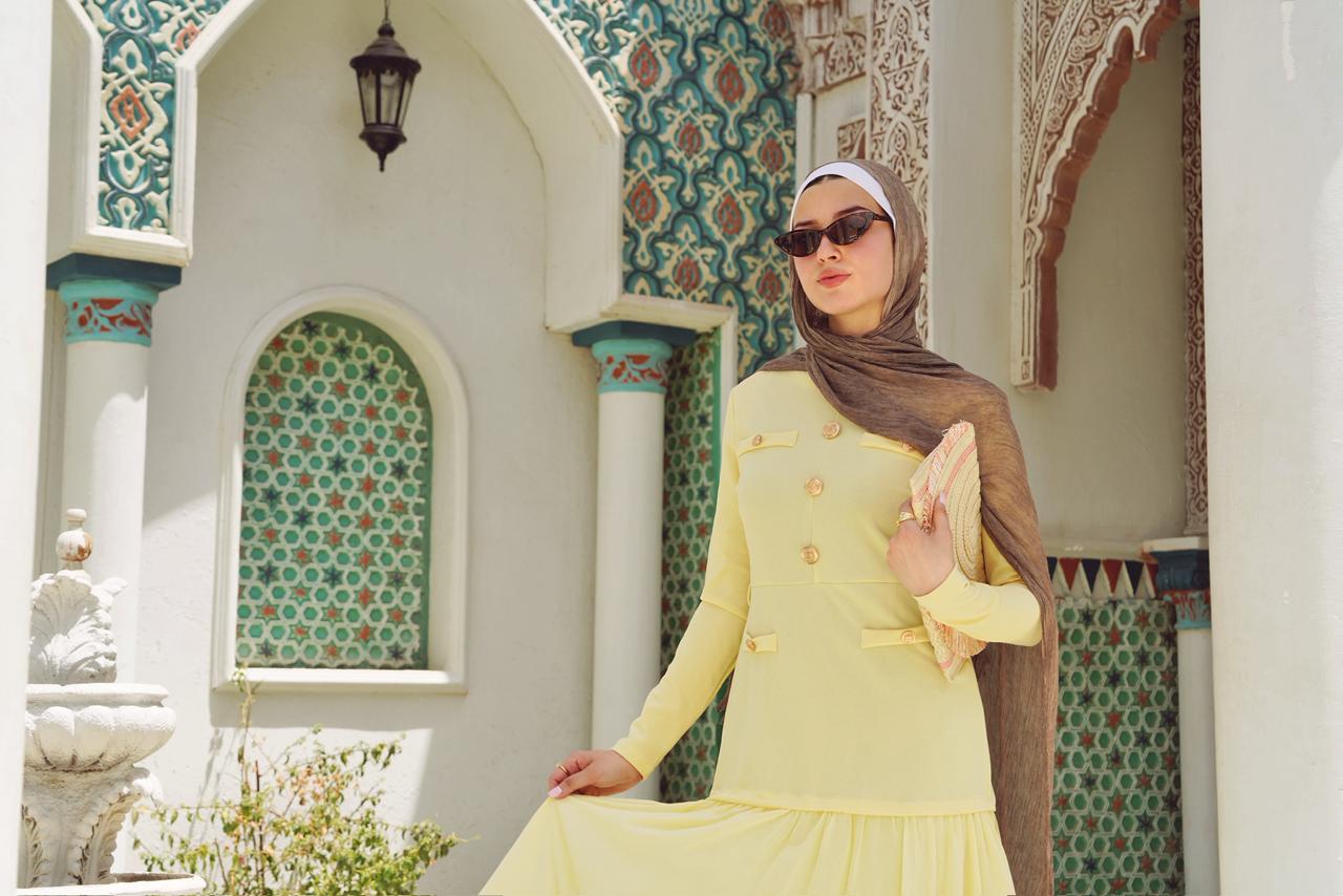 Vintage-Inspired Chiffon Maxi Dress