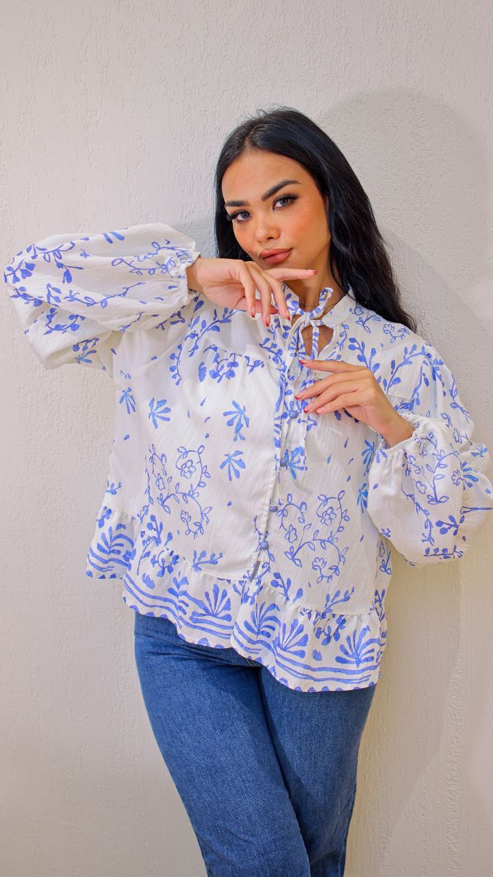 Linen blouse with a chic tie front