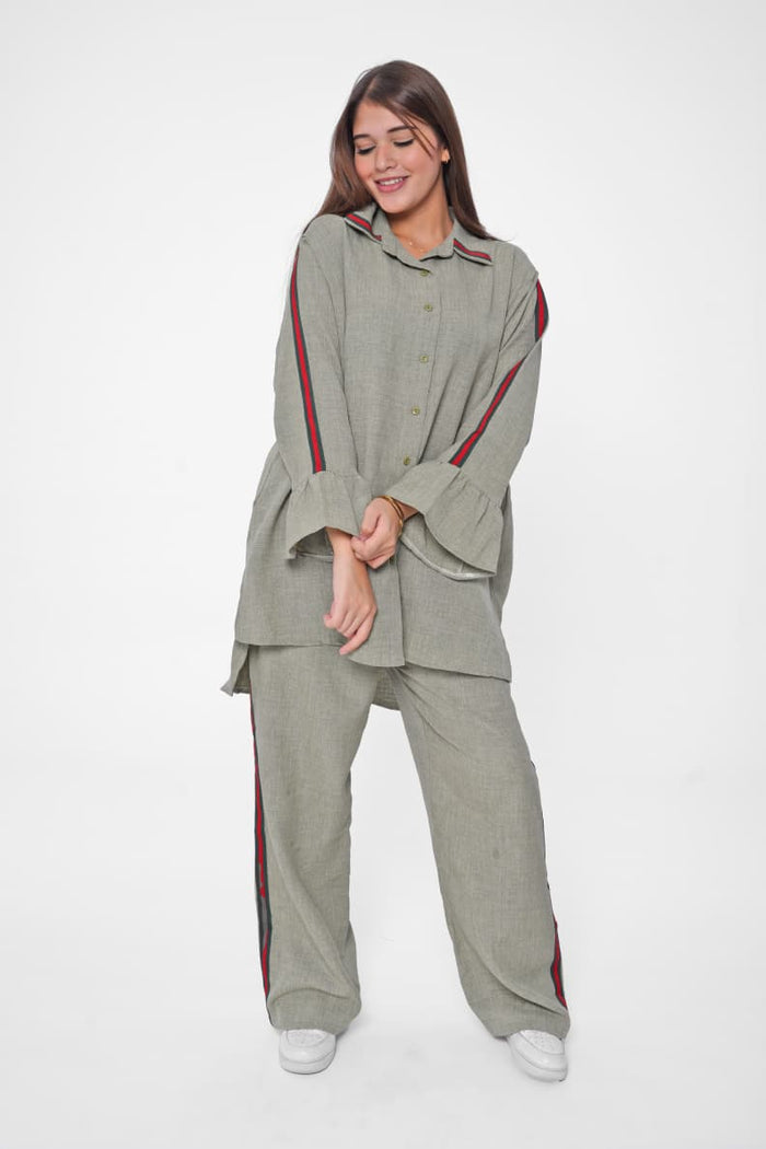 Natural elegance with a linen suit