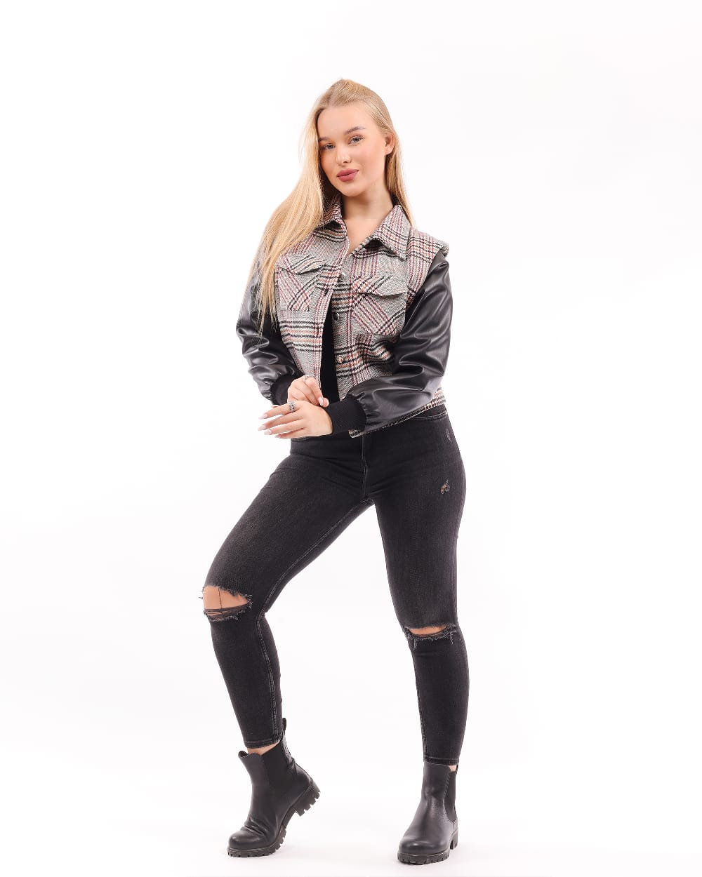 جاكيت من مزيج من الجلد والنقشة