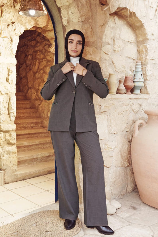 Elegant Tailored Suit Set