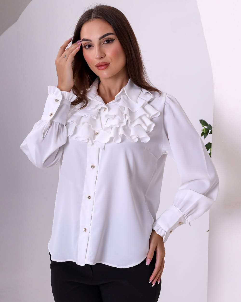Plain ruffle blouse for a feminine chic touch